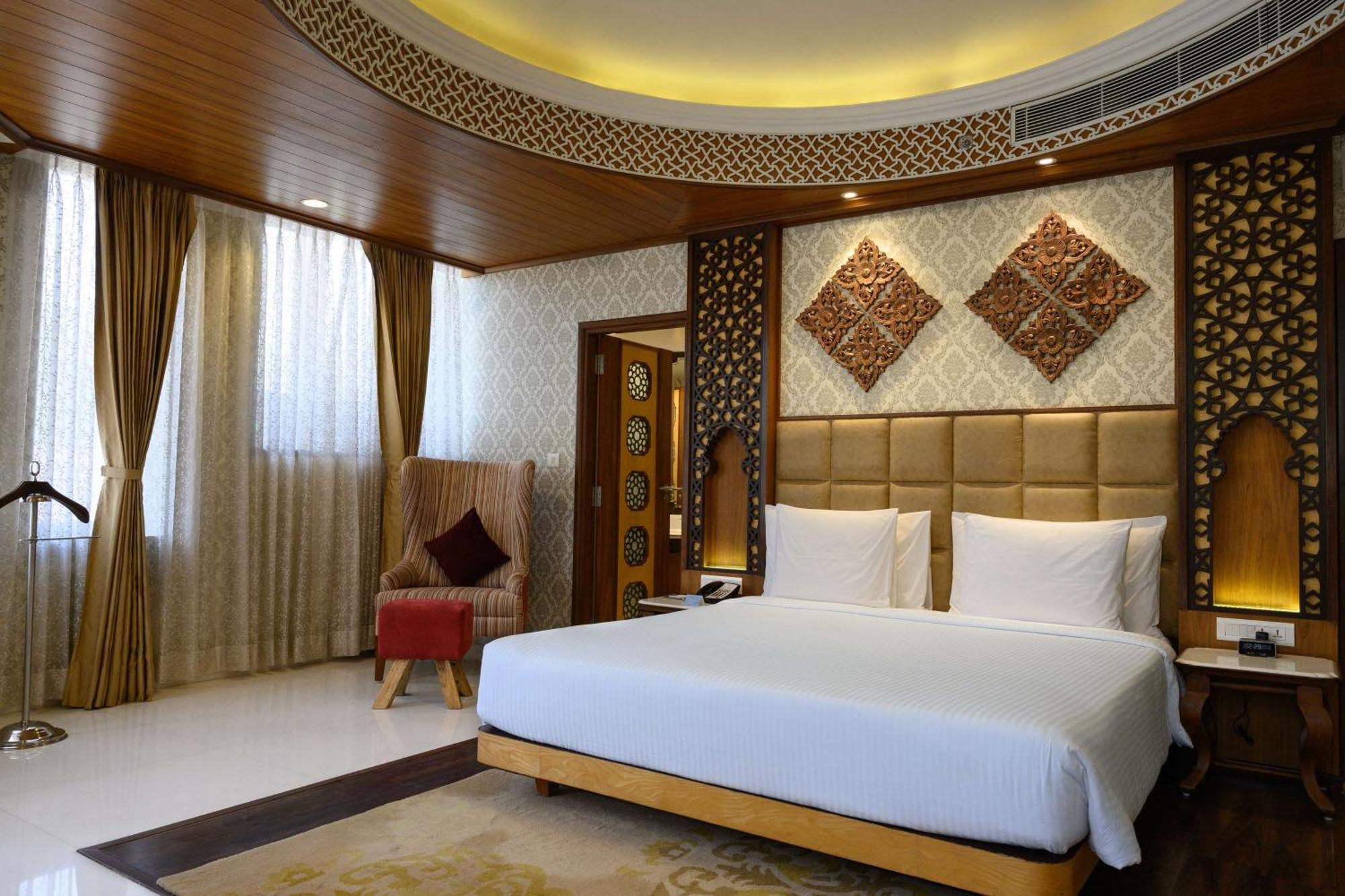Radisson Jodhpur Hotel Jodhpur  Luaran gambar Suite room at The Leela Palace, New Delhi