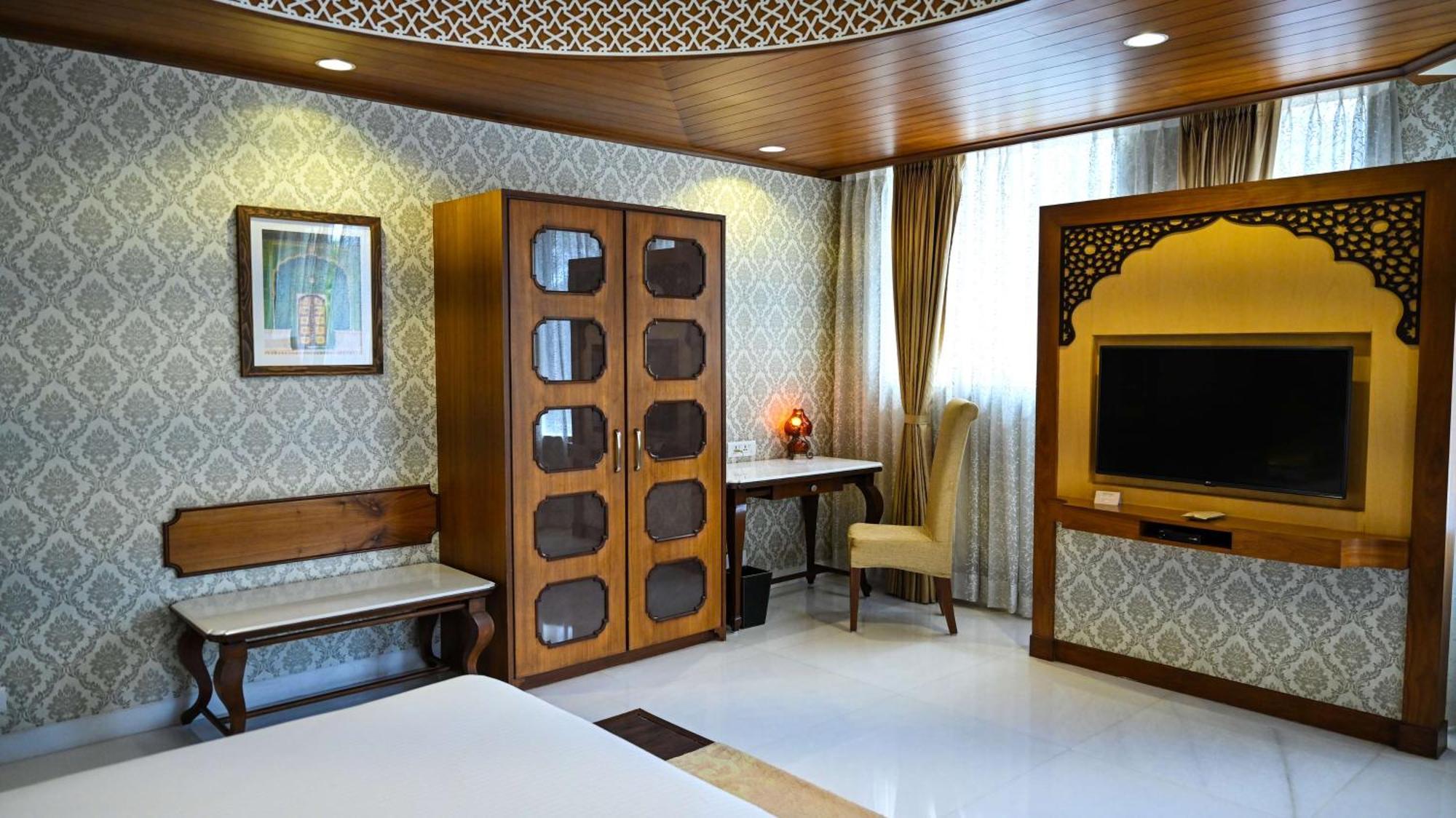 Radisson Jodhpur Hotel Jodhpur  Luaran gambar A room at the Taj Mahal Palace