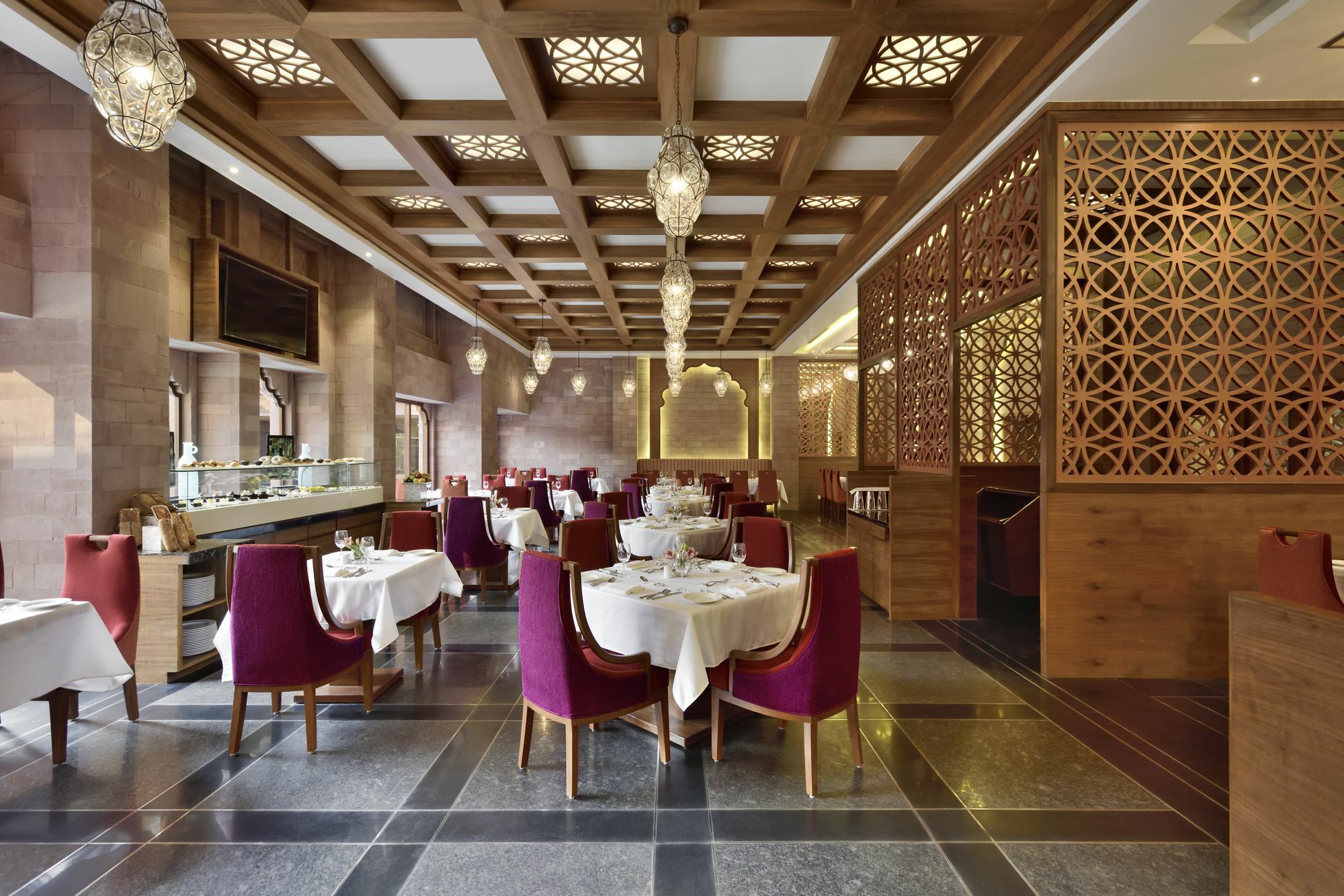 Radisson Jodhpur Hotel Jodhpur  Luaran gambar The interior of the restaurant